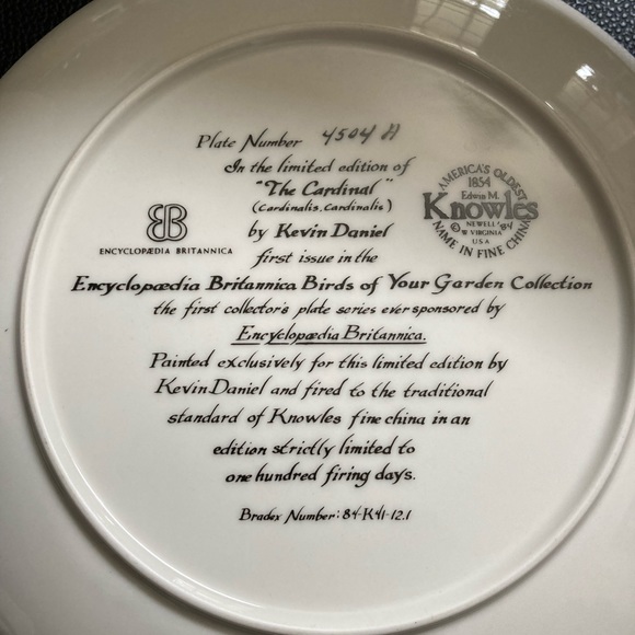 Pair Cardinal loving plates. Royal Elfreda British Birds, Knowles The Cardinals - Picture 8 of 8